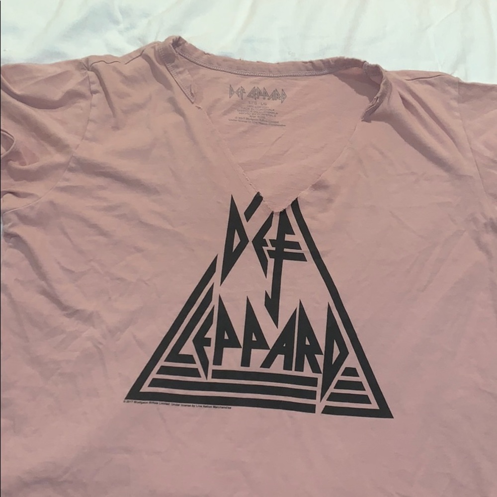 Pink Def Leppard shirt